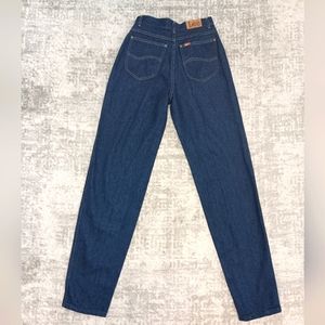 Vintage Lee Brand Pleated Front Slim and sleek High waist Jeans Size 9